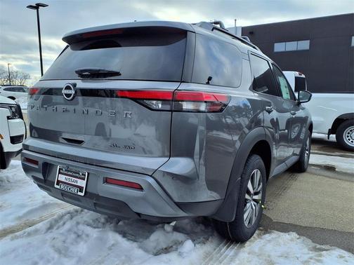 2026 Nissan Pathfinder SL