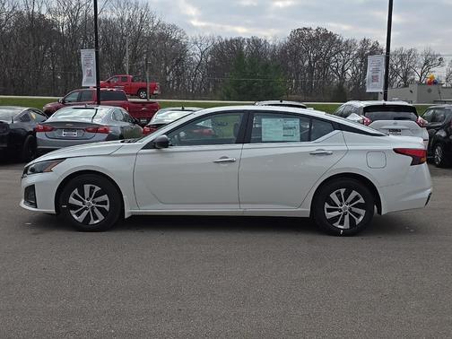 2025 Nissan Altima S FWD
