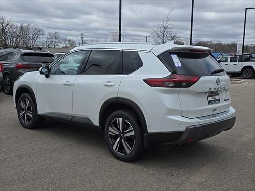 2025 Nissan Rogue SL