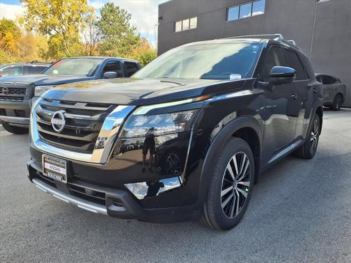 2025 Nissan Pathfinder Platinum 4WD