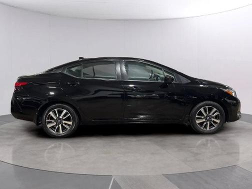 Black 2024 Nissan Versa 1.6 SV