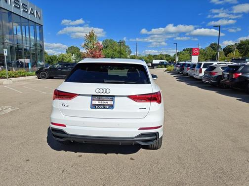 2025 Audi Q3 Premium 45 TFSI S line quattro Tiptronic