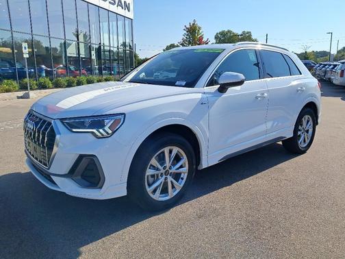 2025 Audi Q3 Premium 45 TFSI S line quattro Tiptronic