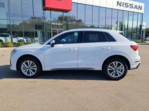 2025 Audi Q3 Premium 45 TFSI S line quattro Tiptronic