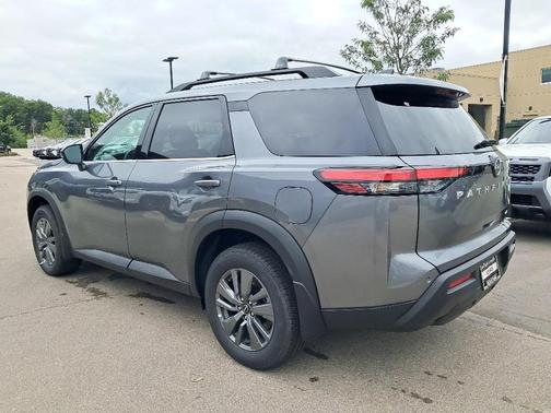 2025 Nissan Pathfinder SV 4WD