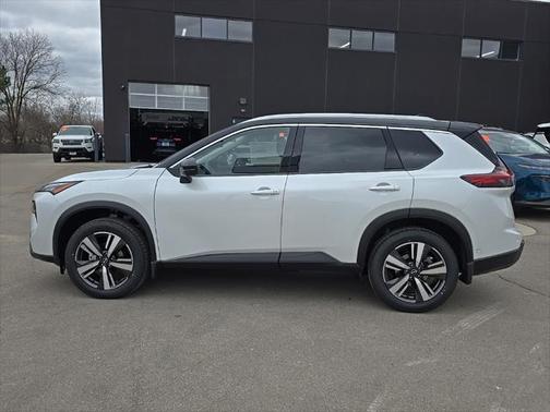 2025 Nissan Rogue SL