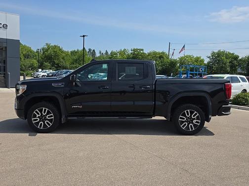 2022 GMC Sierra 1500 AT4