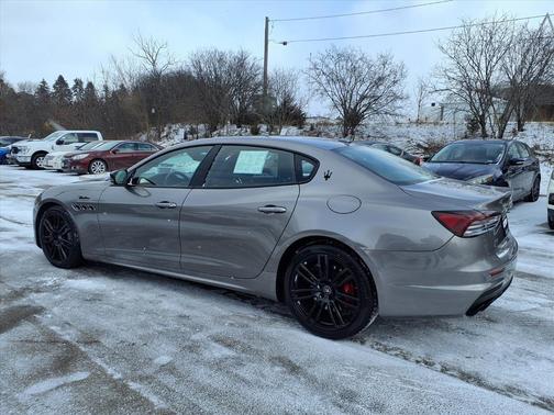 2022 Maserati Quattroporte Modena Q4