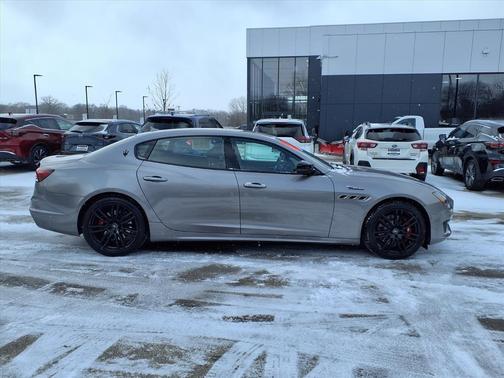 2022 Maserati Quattroporte Modena Q4