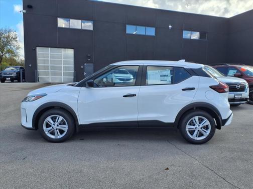 2025 Nissan Kicks S