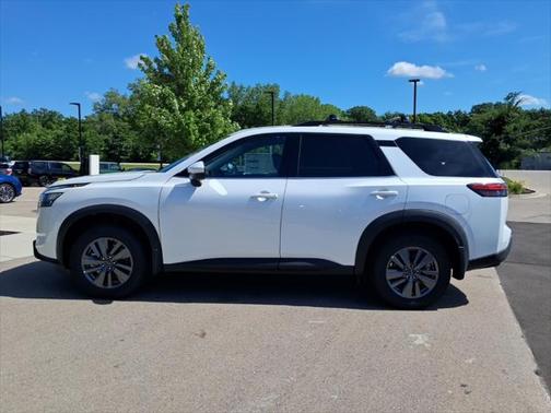 2025 Nissan Pathfinder SV 4WD