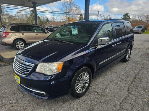 2014 Chrysler Town & Country Touring-L