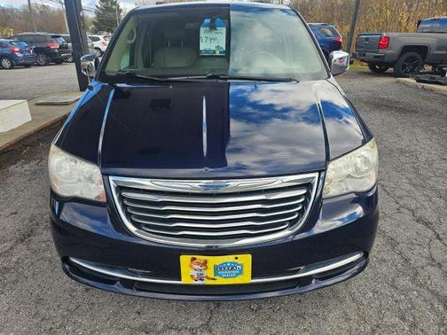 2014 Chrysler Town & Country Touring-L
