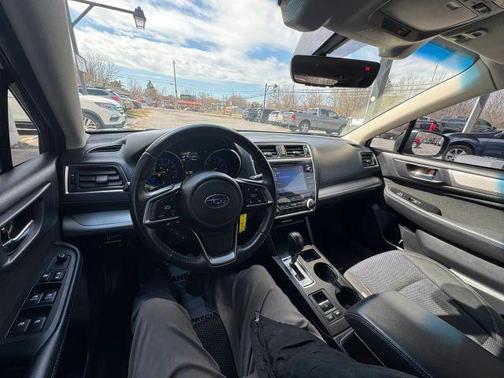 Crystal Black Silica 2019 Subaru Outback 2.5i Premium