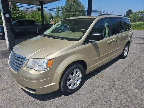 2010 Chrysler Town & Country LX