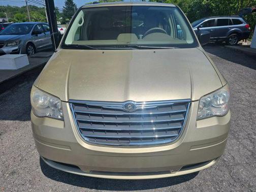 2010 Chrysler Town & Country LX