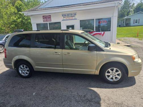 2010 Chrysler Town & Country LX