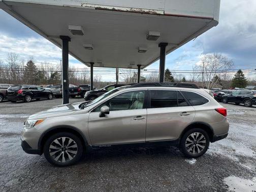 Tungsten Metallic 2015 Subaru Outback 3.6R Limited