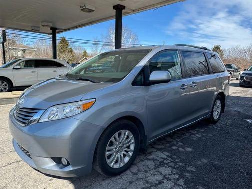 2016 Toyota Sienna XLE