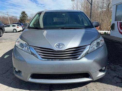2016 Toyota Sienna XLE