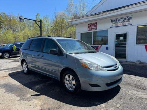 Blue 2010 Toyota Sienna CE