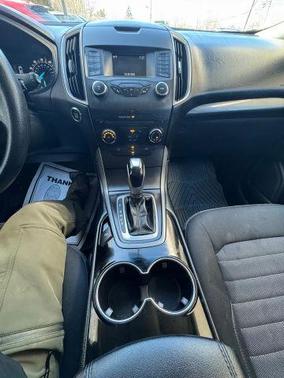 Black 2015 Ford Edge SE