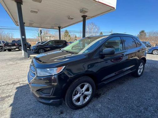 Black 2015 Ford Edge SE