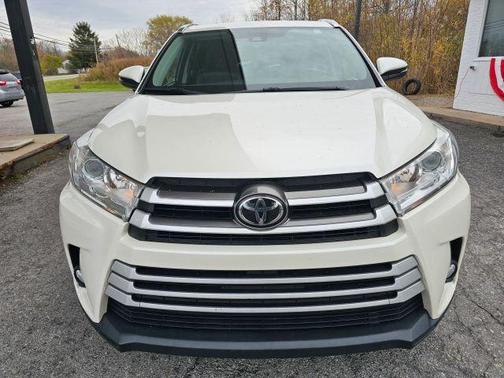 2017 Toyota Highlander SE