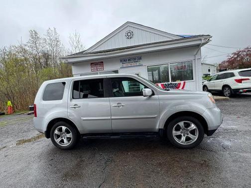 Silver 2014 Honda Pilot EX-L
