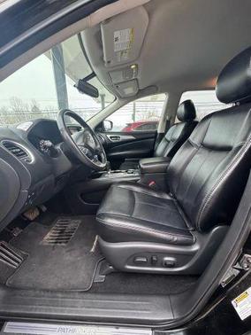 2019 Nissan Pathfinder SL