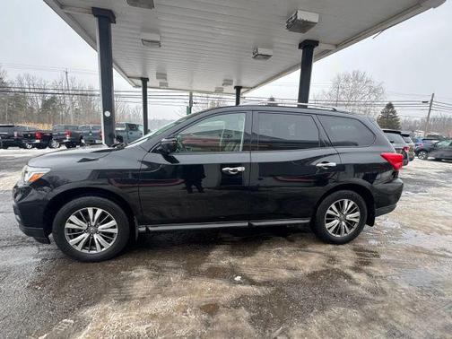 2019 Nissan Pathfinder SL
