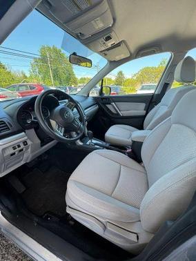 Ice Silver Metallic 2015 Subaru Forester 2.5i