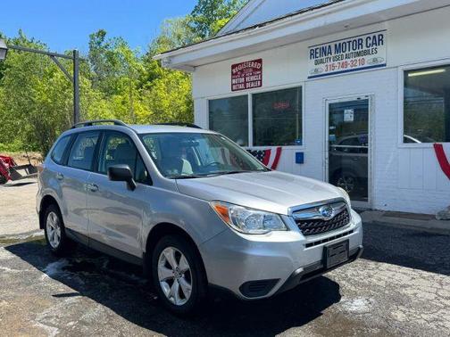 Ice Silver Metallic 2015 Subaru Forester 2.5i
