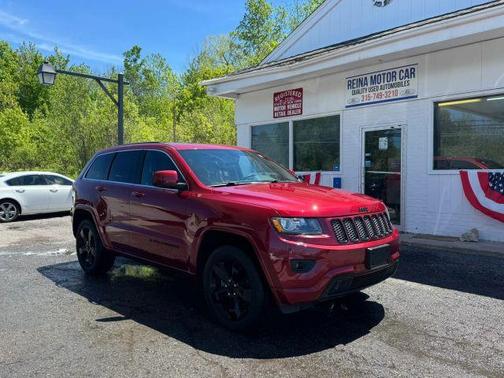 Red 2015 Jeep Grand Cherokee Altitude