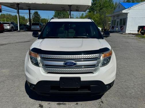 White 2013 Ford Explorer XLT