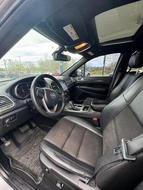 Gray 2019 Jeep Grand Cherokee Altitude