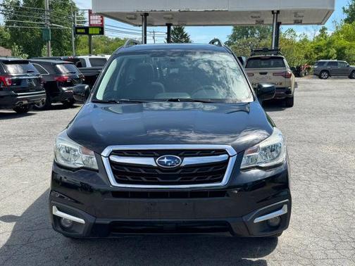 Crystal Black Silica 2017 Subaru Forester 2.5i Premium