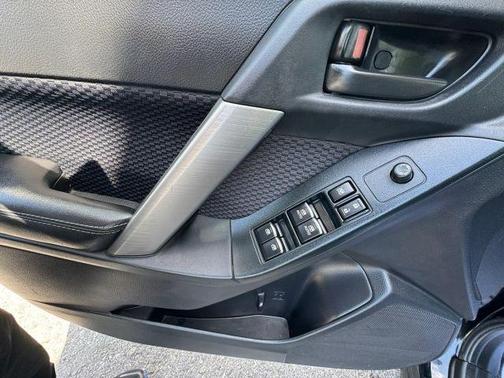Crystal Black Silica 2017 Subaru Forester 2.5i Premium