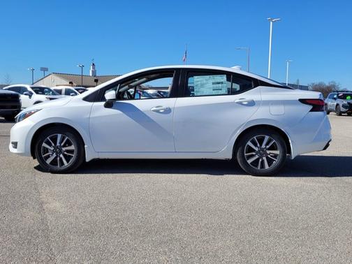 2025 Nissan Versa SV