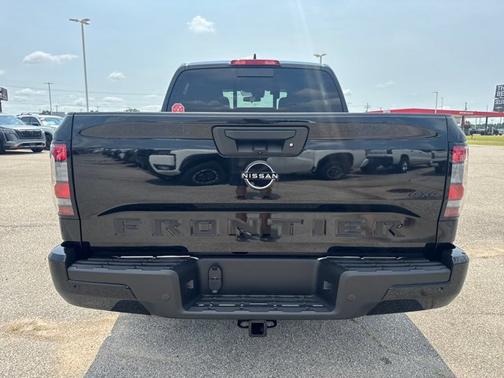 Super Black 2026 Nissan Frontier SV