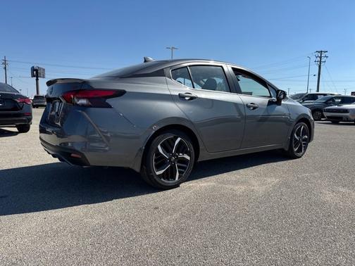 2025 Nissan Versa SR