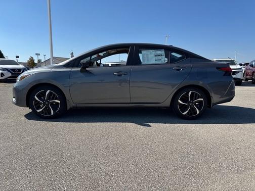 2025 Nissan Versa SR