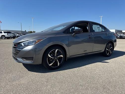 2025 Nissan Versa SR