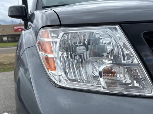 2021 Nissan Frontier SV