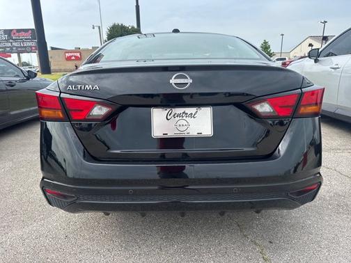 Super Black 2025 Nissan Altima SV