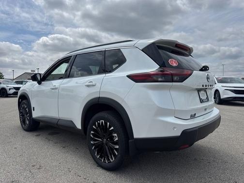 Everest White Pearl Tricoat 2026 Nissan Rogue Dark Armor