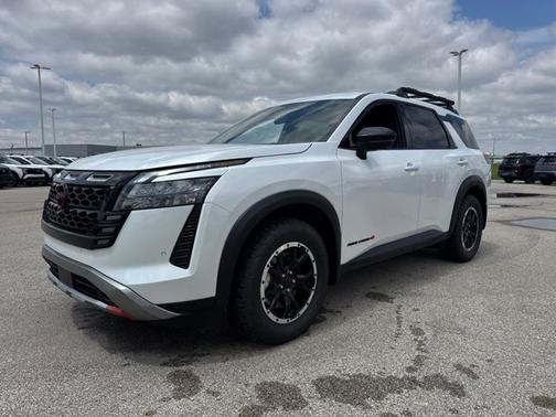 Everest White Pearl Tricoat 2026 Nissan Pathfinder Rock Creek