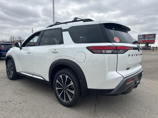 2026 Nissan Pathfinder Platinum