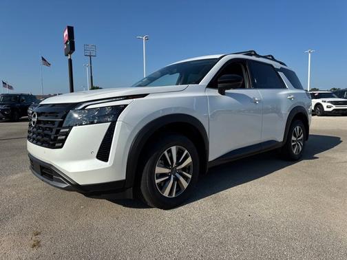 Everest White Pearl Tricoat 2026 Nissan Pathfinder SL