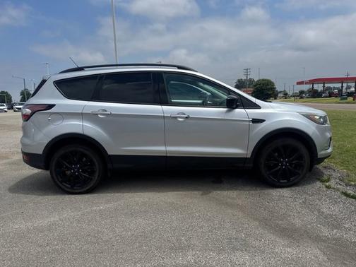 Ingot Silver 2018 Ford Escape SE
